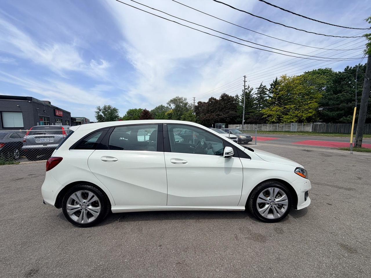 2015 Mercedes-Benz B-Class B 250 Photo