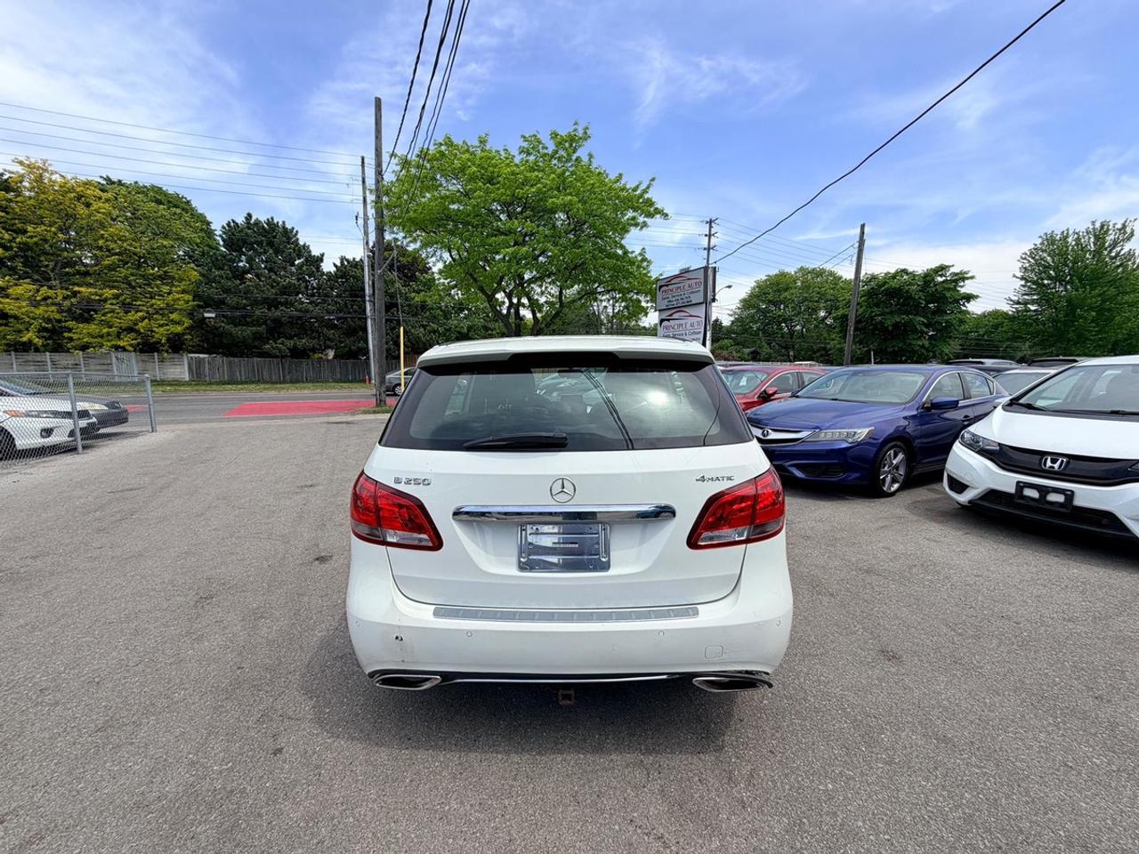 2015 Mercedes-Benz B-Class B 250 Photo