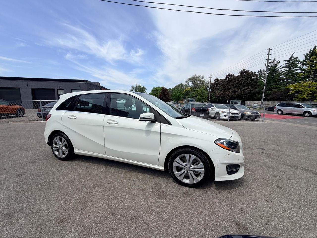 2015 Mercedes-Benz B-Class B 250 Photo