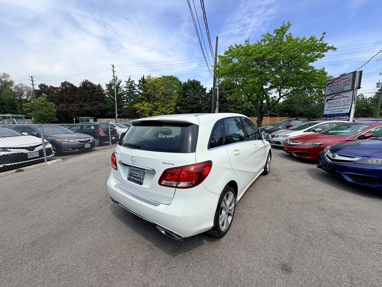 2015 Mercedes-Benz B-Class B 250 Photo