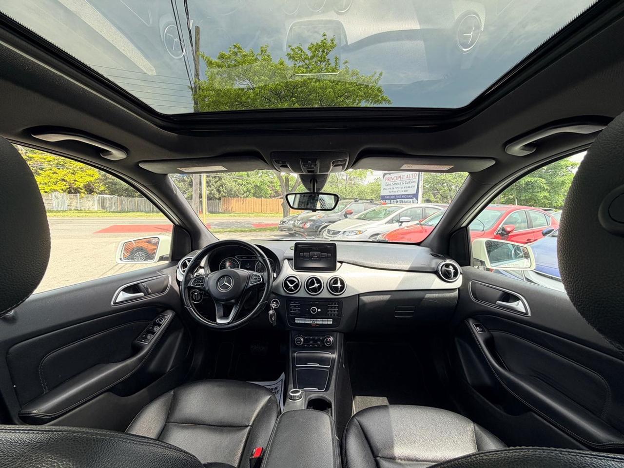 2015 Mercedes-Benz B-Class B 250 Photo
