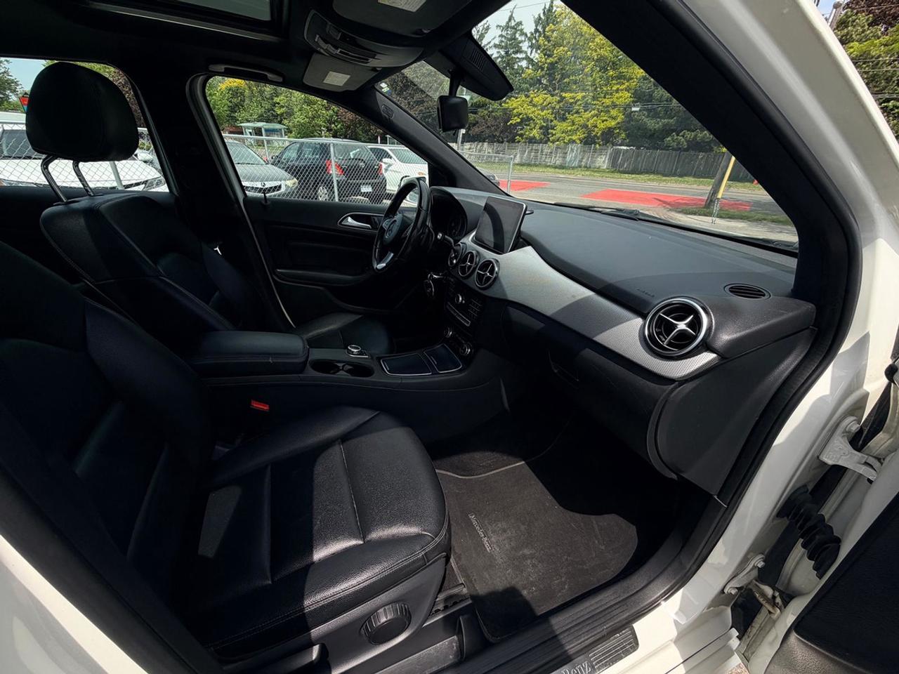 2015 Mercedes-Benz B-Class B 250 Photo