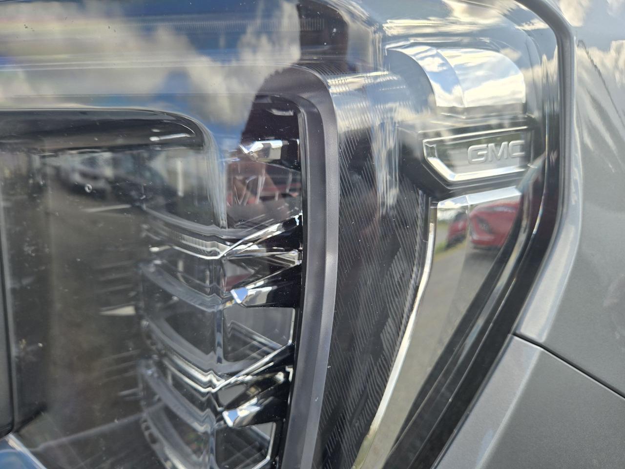 2023 GMC Yukon XL SLT Photo