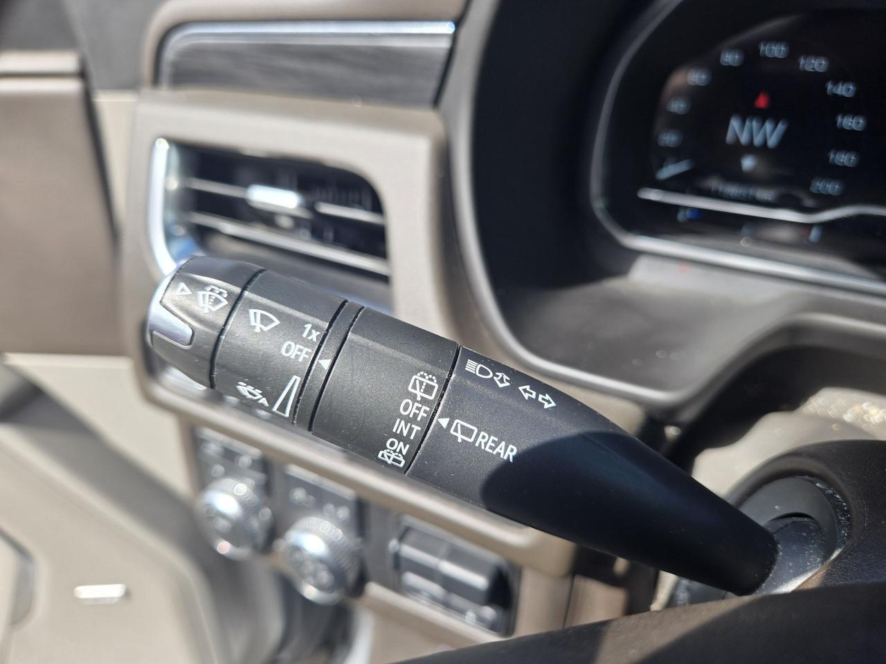 2023 GMC Yukon XL SLT Photo
