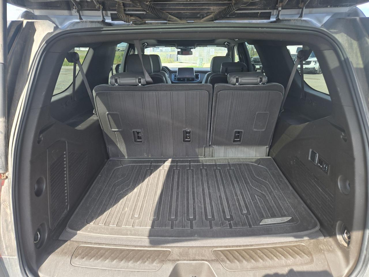 2023 GMC Yukon XL SLT Photo