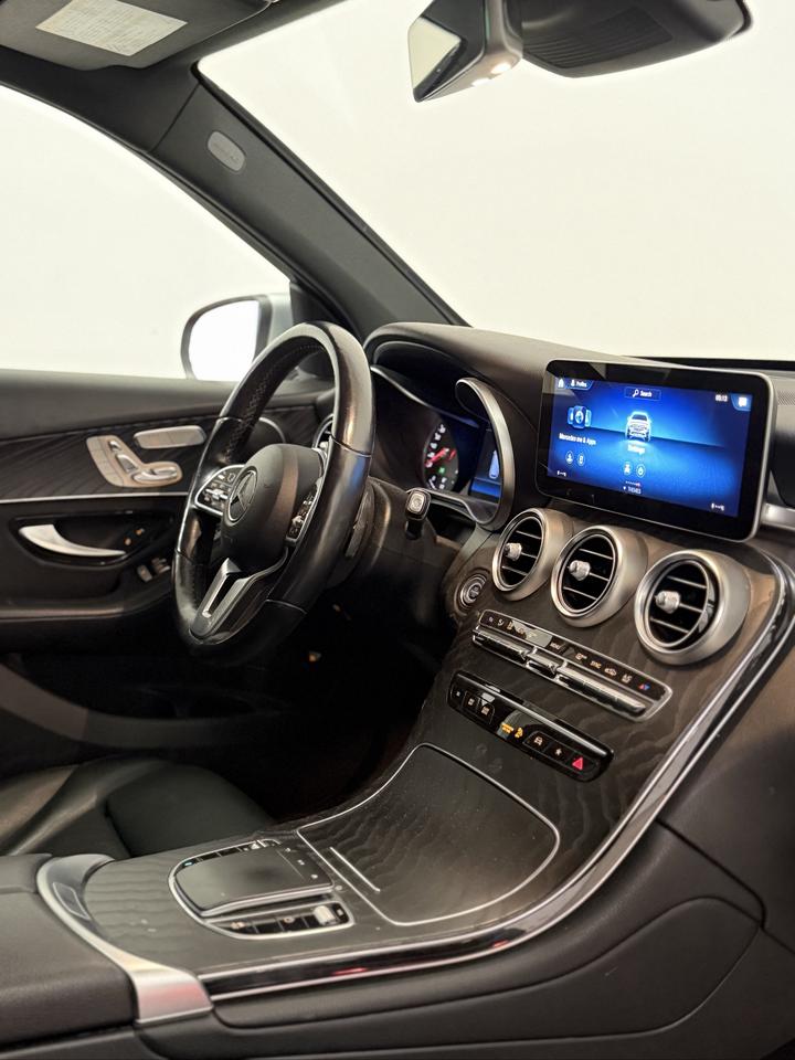 2022 Mercedes-Benz GLC-Class GLC 300 | CARPLAY | PANOROOF | NAVI | LEATHER Photo
