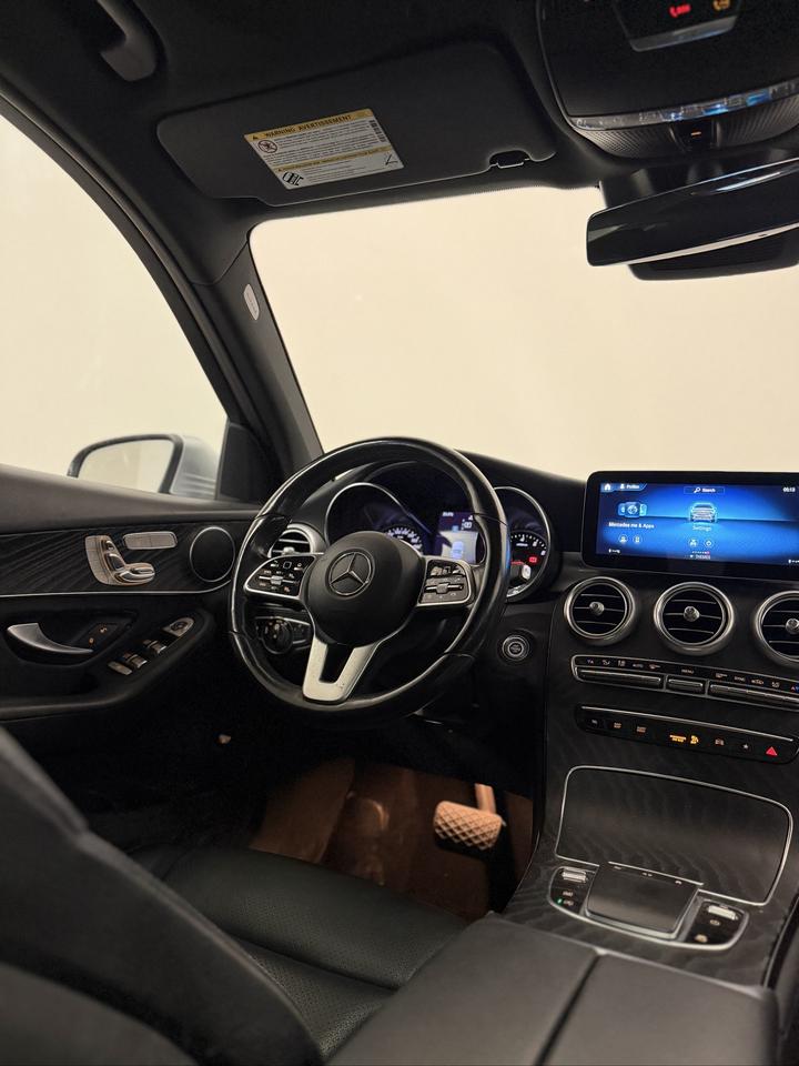 2022 Mercedes-Benz GLC-Class GLC 300 | CARPLAY | PANOROOF | NAVI | LEATHER Photo