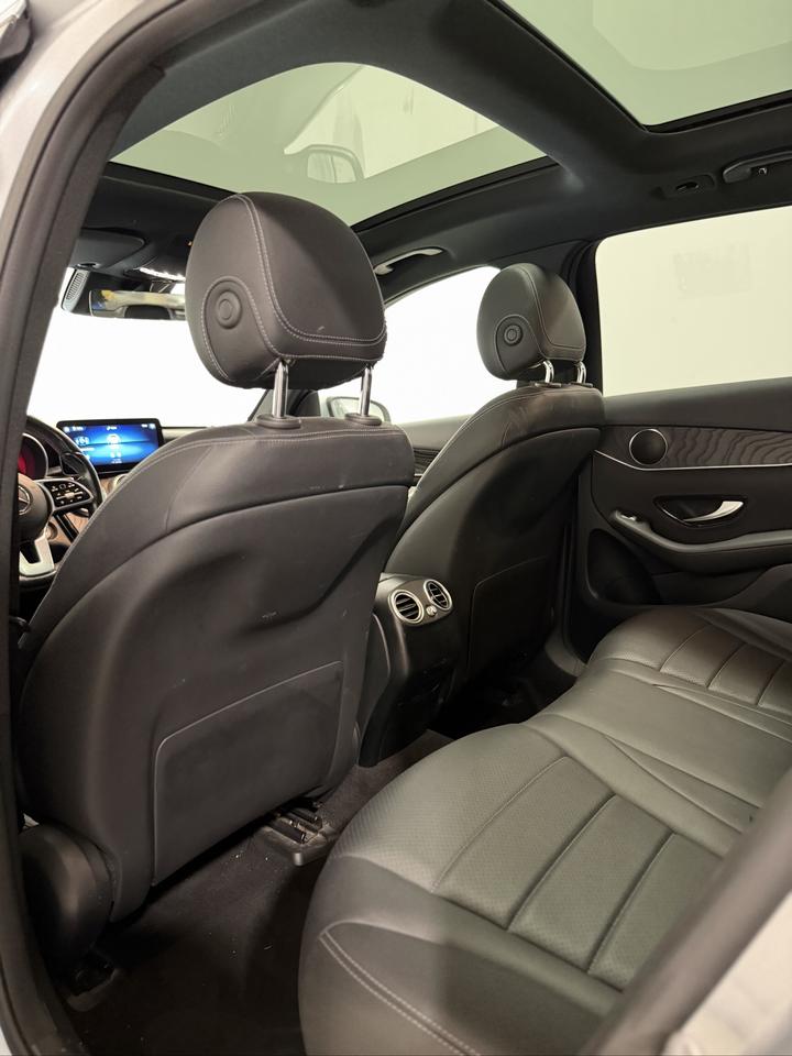 2022 Mercedes-Benz GLC-Class GLC 300 | CARPLAY | PANOROOF | NAVI | LEATHER Photo