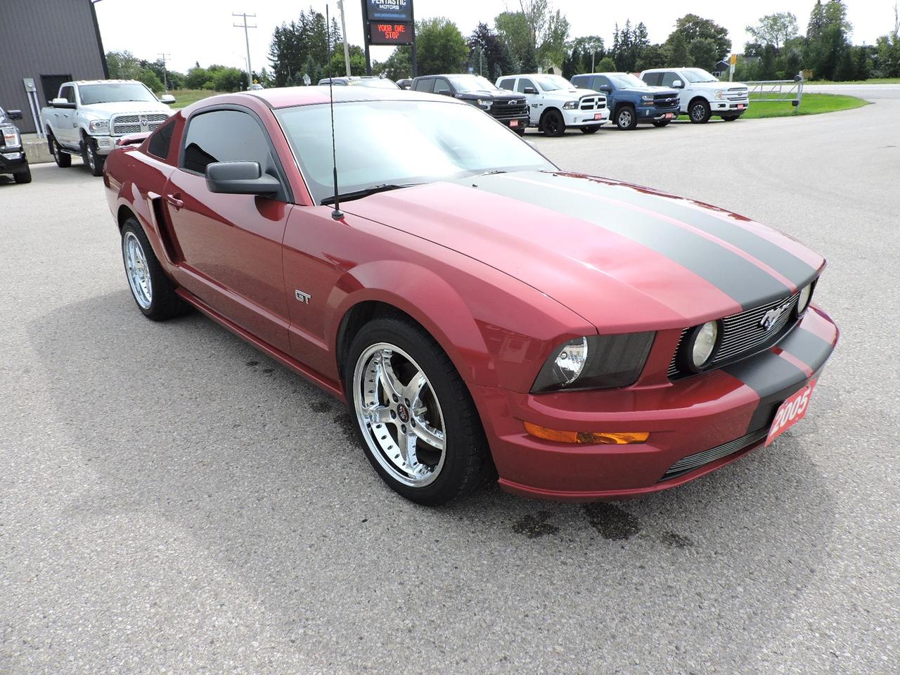 2005 Ford Mustang GT 4.6L V8 5-Speed No Winters Only 87000 KMS - Photo #1