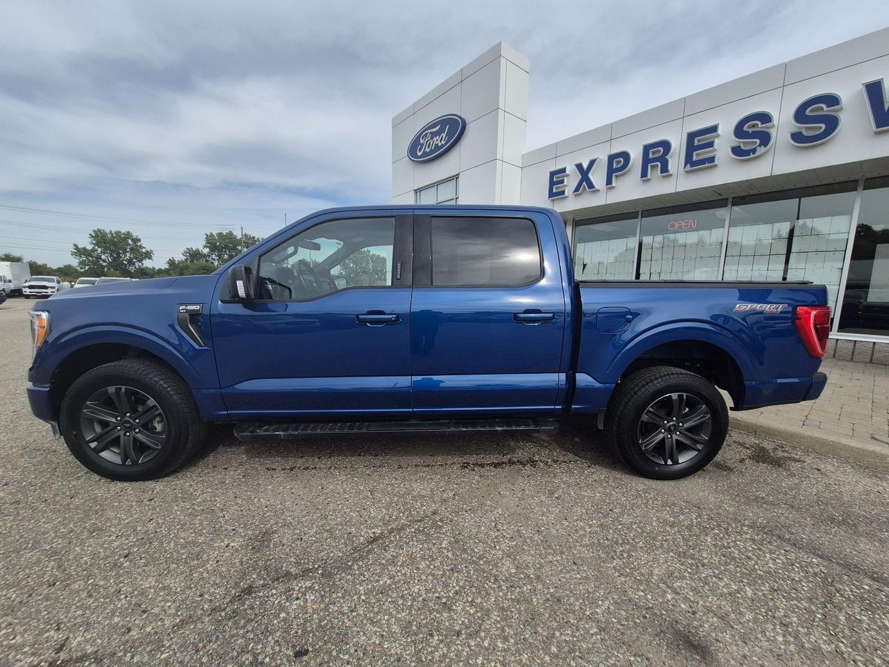 2023 Ford F-150 BOUGHT HERE, SERVICED HERE, SPORT, 20'S, LOW KMS! Photo