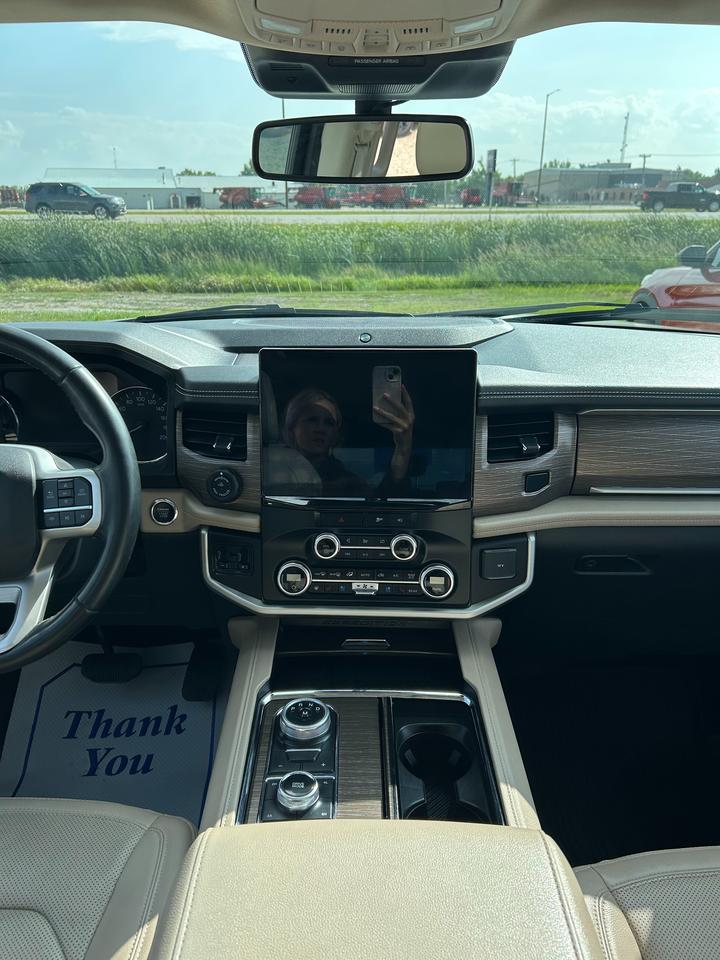 2023 Ford Expedition Limited MAX Photo