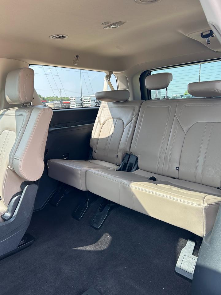 2023 Ford Expedition Limited MAX Photo