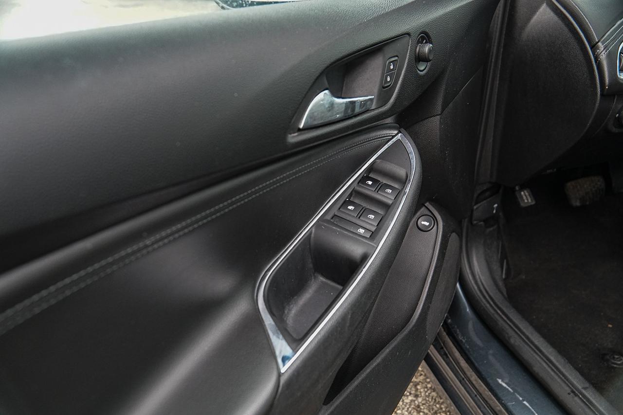 2017 Chevrolet Cruze Premier |CLEAN CARFAX|LEATHER INT|LDW|HEATED SEATS Photo