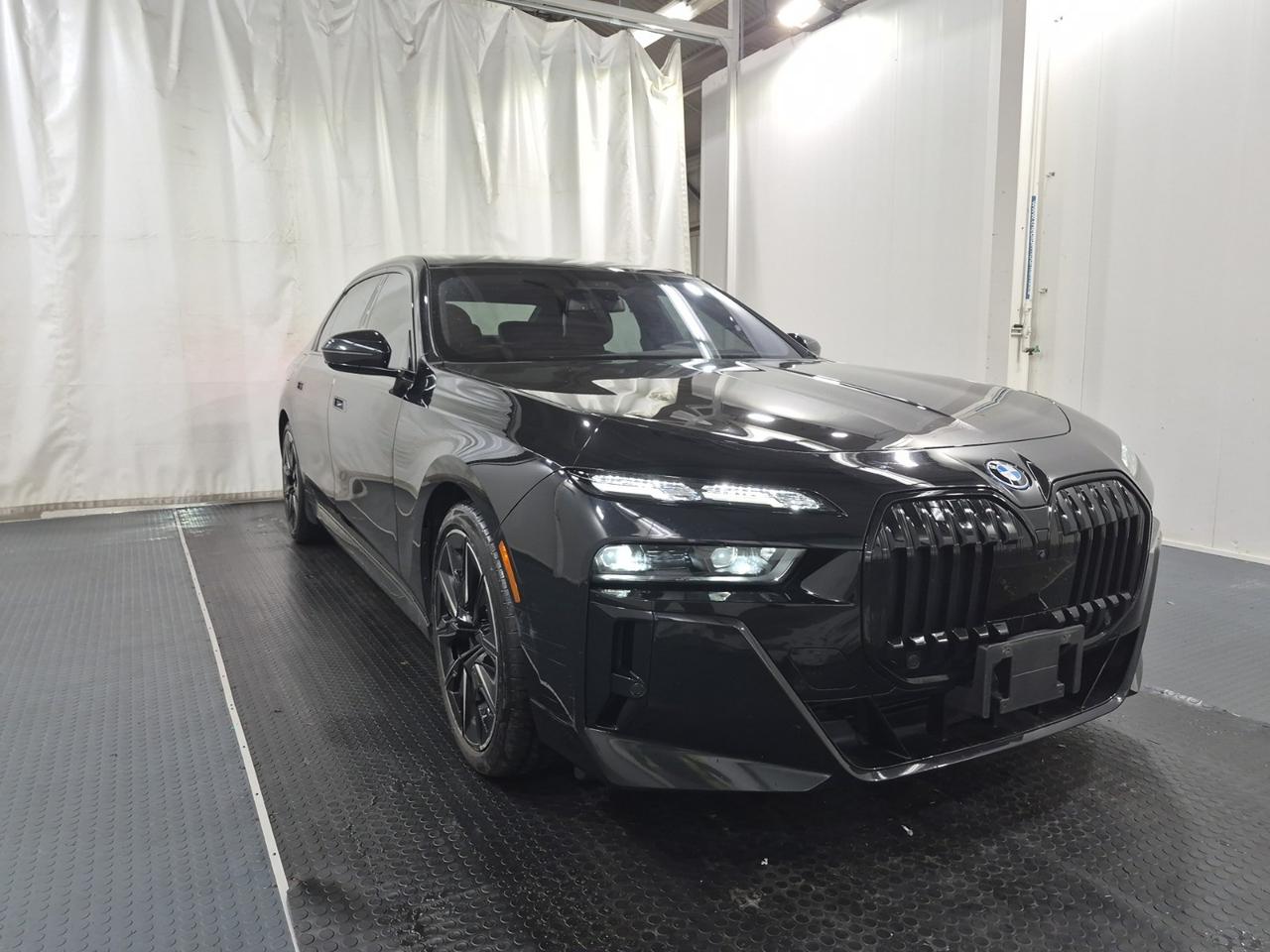 2023 BMW i7 xDrive60 |M-SPORT|CLEAN CARFAX|1 OWNER|MASSAGE|HUD - Photo #1