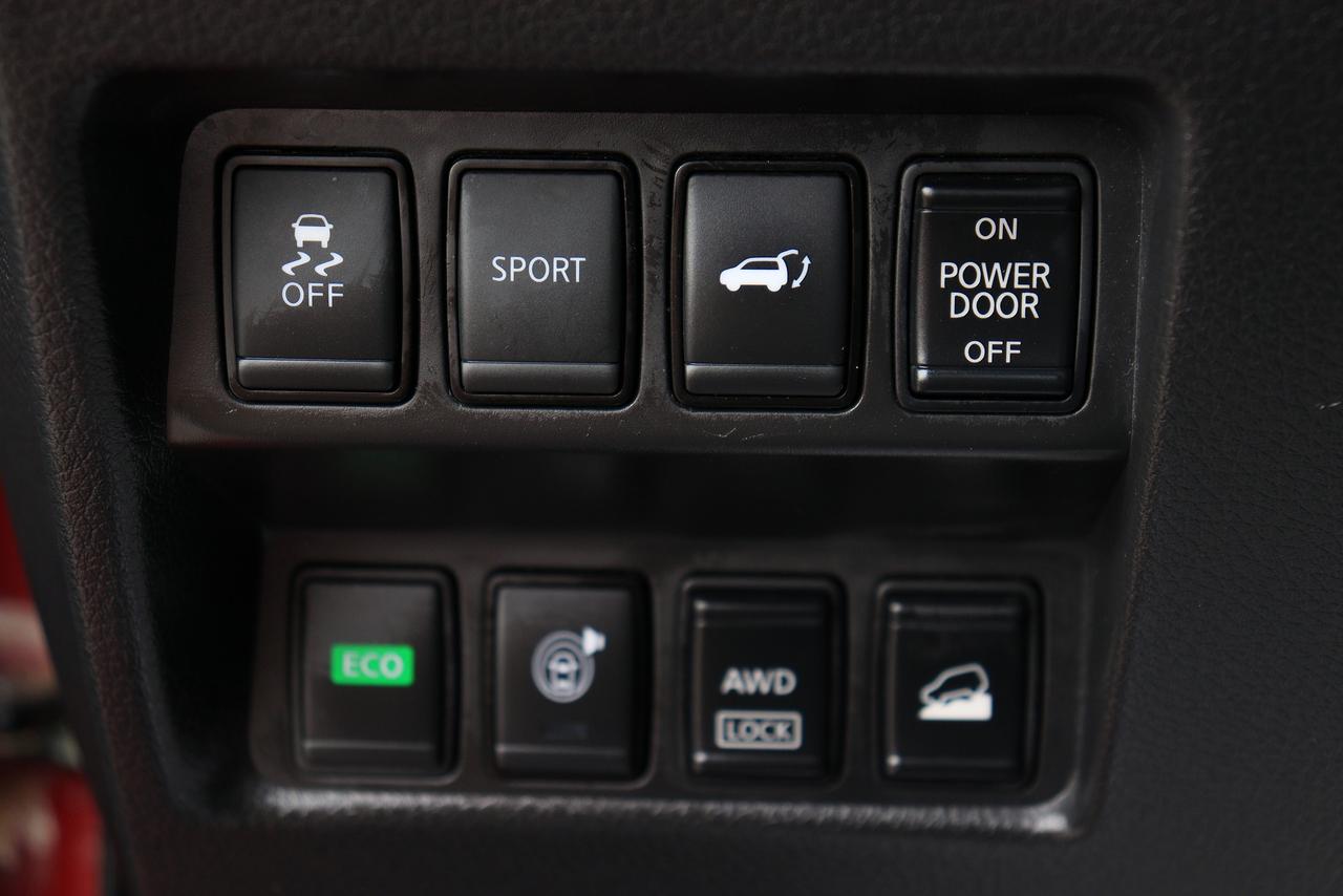 2016 Nissan Rogue SV | AWD | Pano Roof | Cam | Dealer Serviced Photo