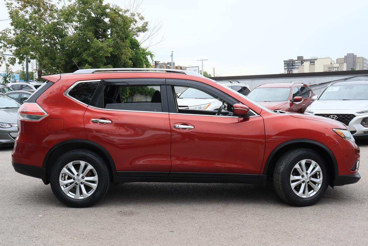 2016 Nissan Rogue SV | AWD | Pano Roof | Cam | Dealer Serviced Photo