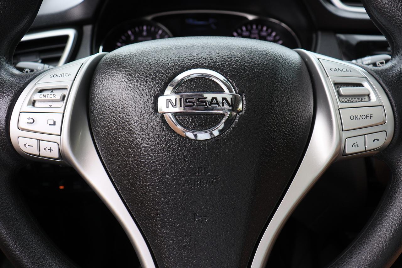 2016 Nissan Rogue SV | AWD | Pano Roof | Cam | Dealer Serviced Photo57