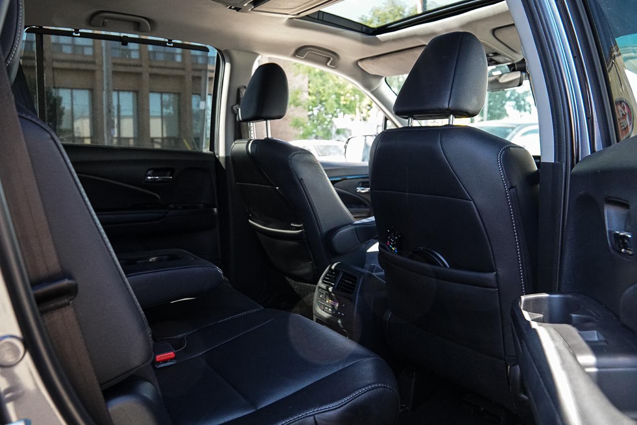 2021 Honda Pilot Touring 8-Passenger |AWD|NAVI|BSM|SUNROOF|LEATHER Photo
