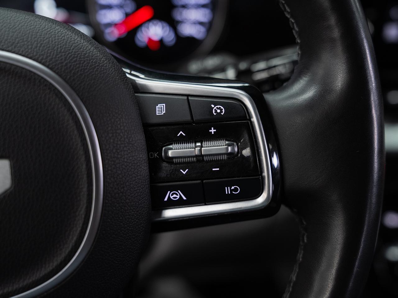 2024 Kia Carnival LX | Power Doors | Heated Seats | LKAS | CarPlay
