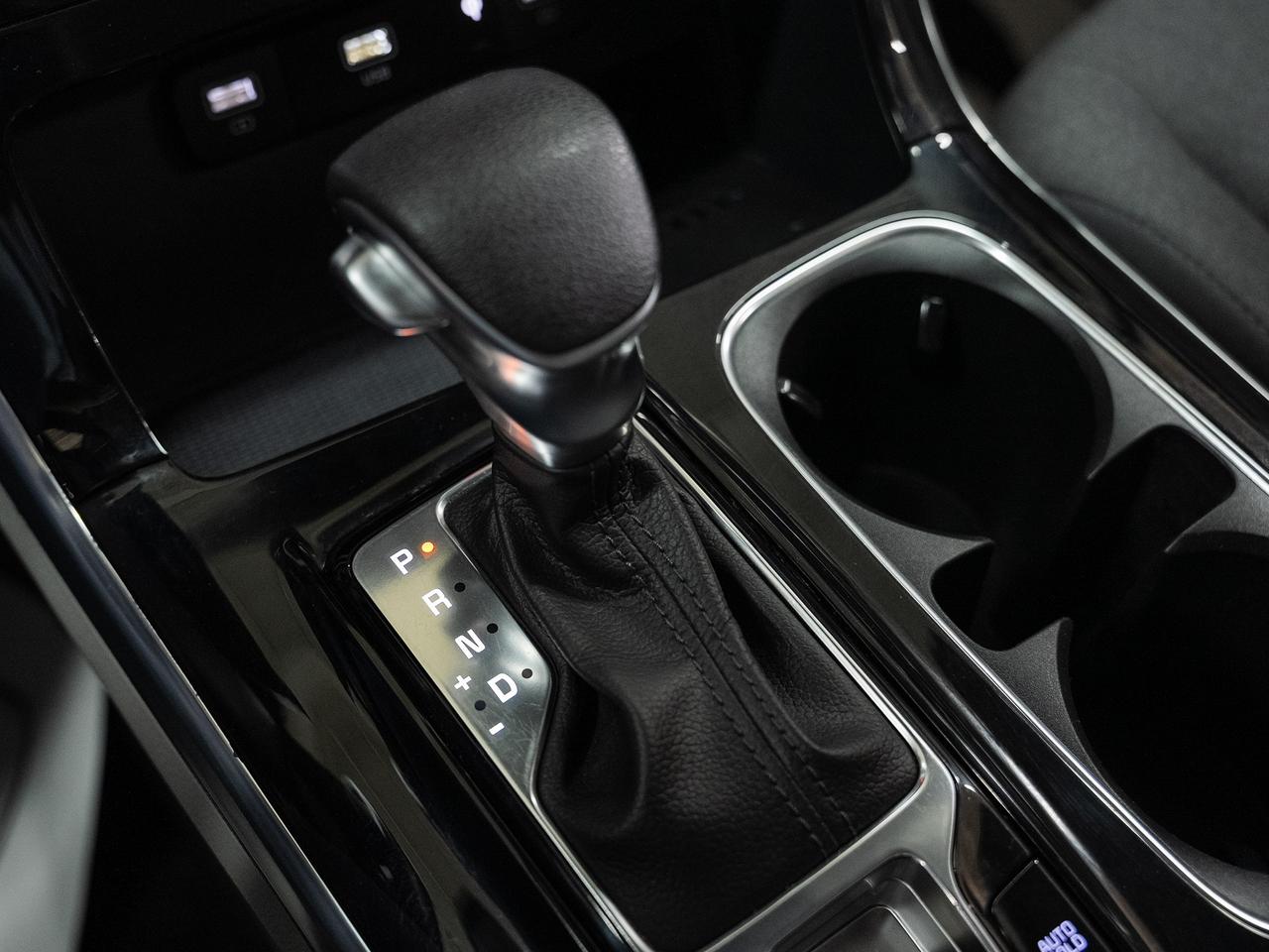2024 Kia Carnival LX | Power Doors | Heated Seats | LKAS | CarPlay Photo