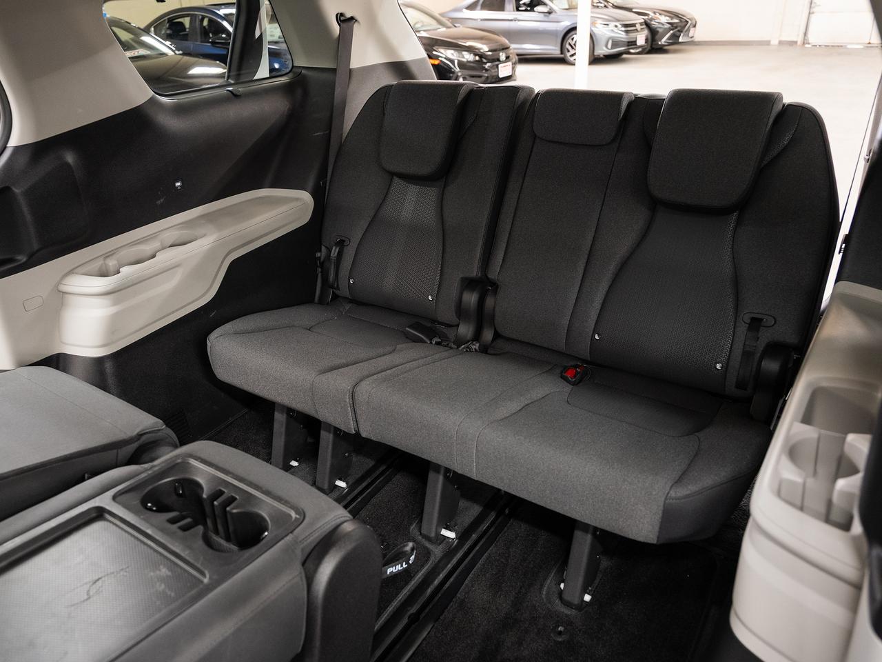 2024 Kia Carnival LX | Power Doors | Heated Seats | LKAS | CarPlay Photo