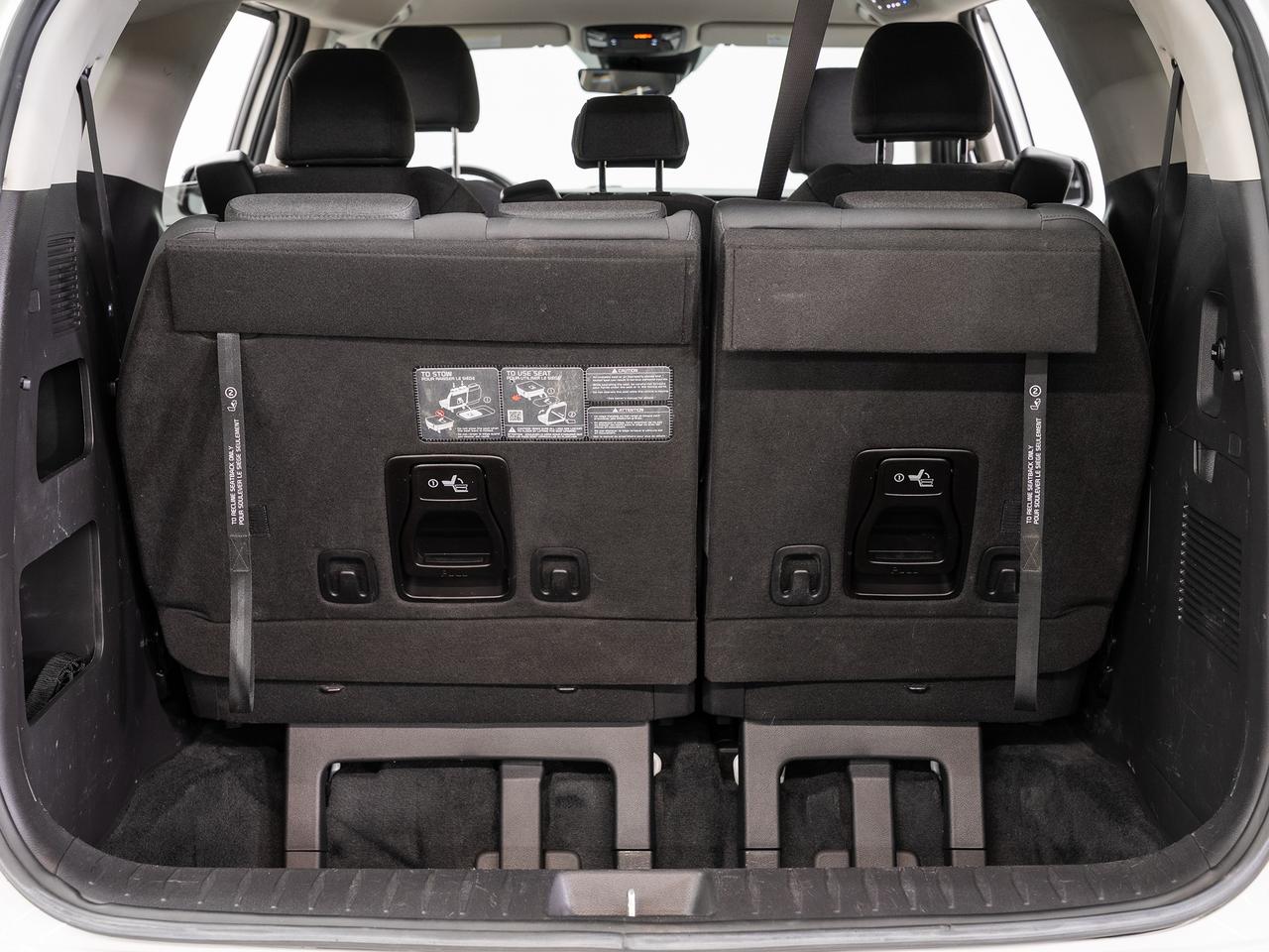 2024 Kia Carnival LX | Power Doors | Heated Seats | LKAS | CarPlay Photo