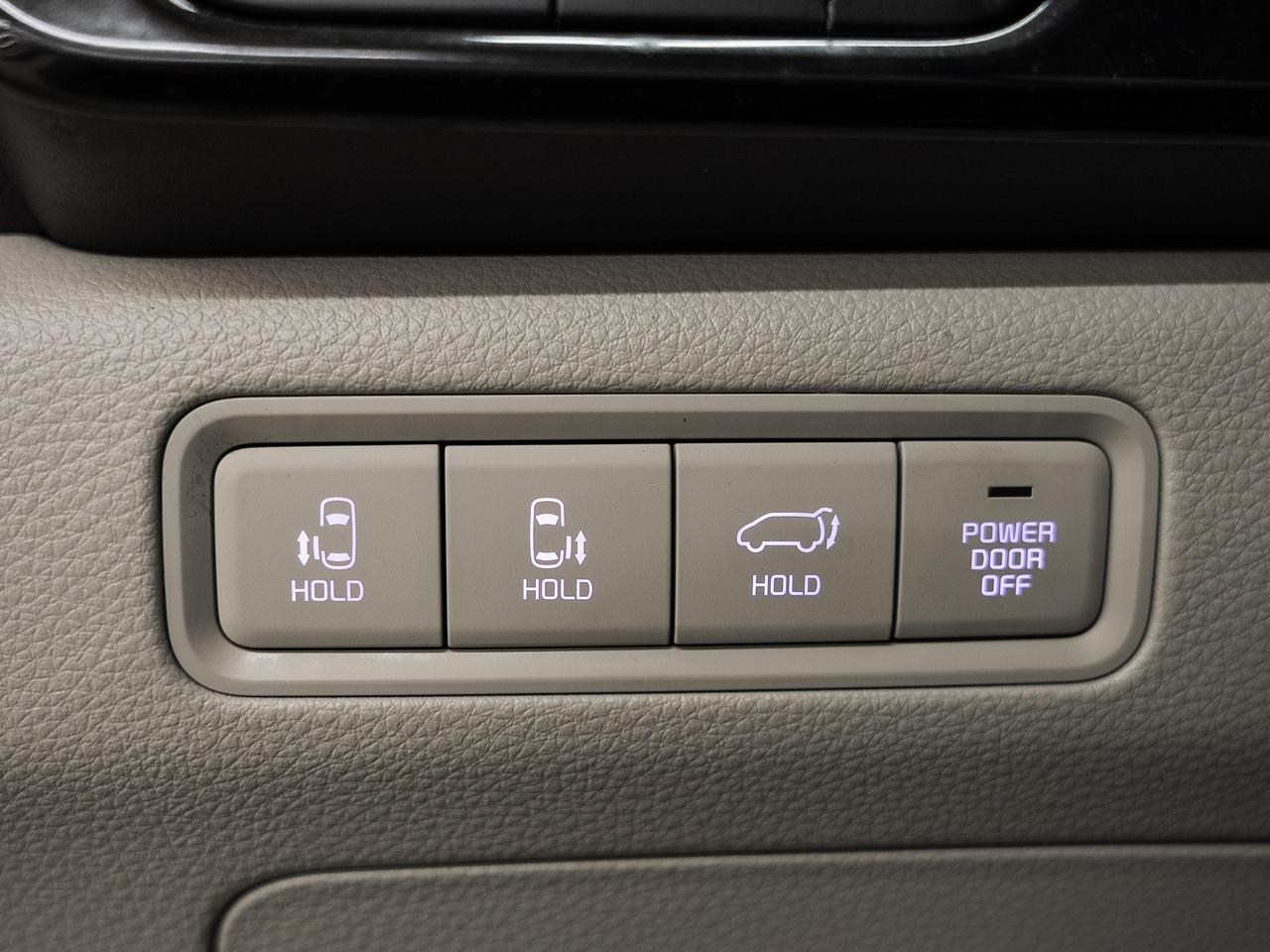 2024 Kia Carnival LX | Power Doors | Heated Seats | LKAS | CarPlay