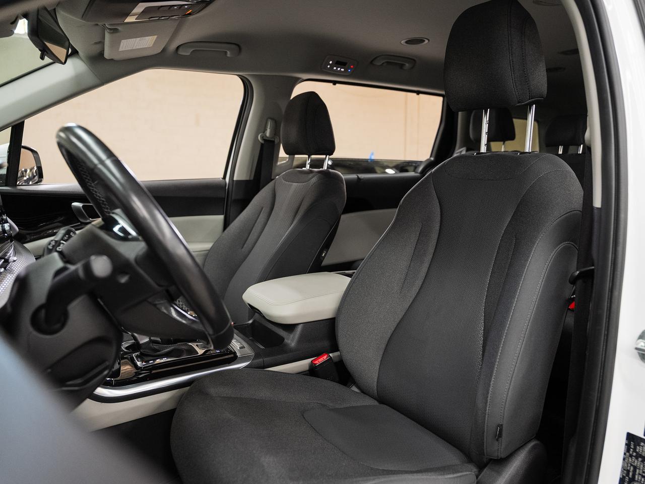 2024 Kia Carnival LX | Power Doors | Heated Seats | LKAS | CarPlay Photo