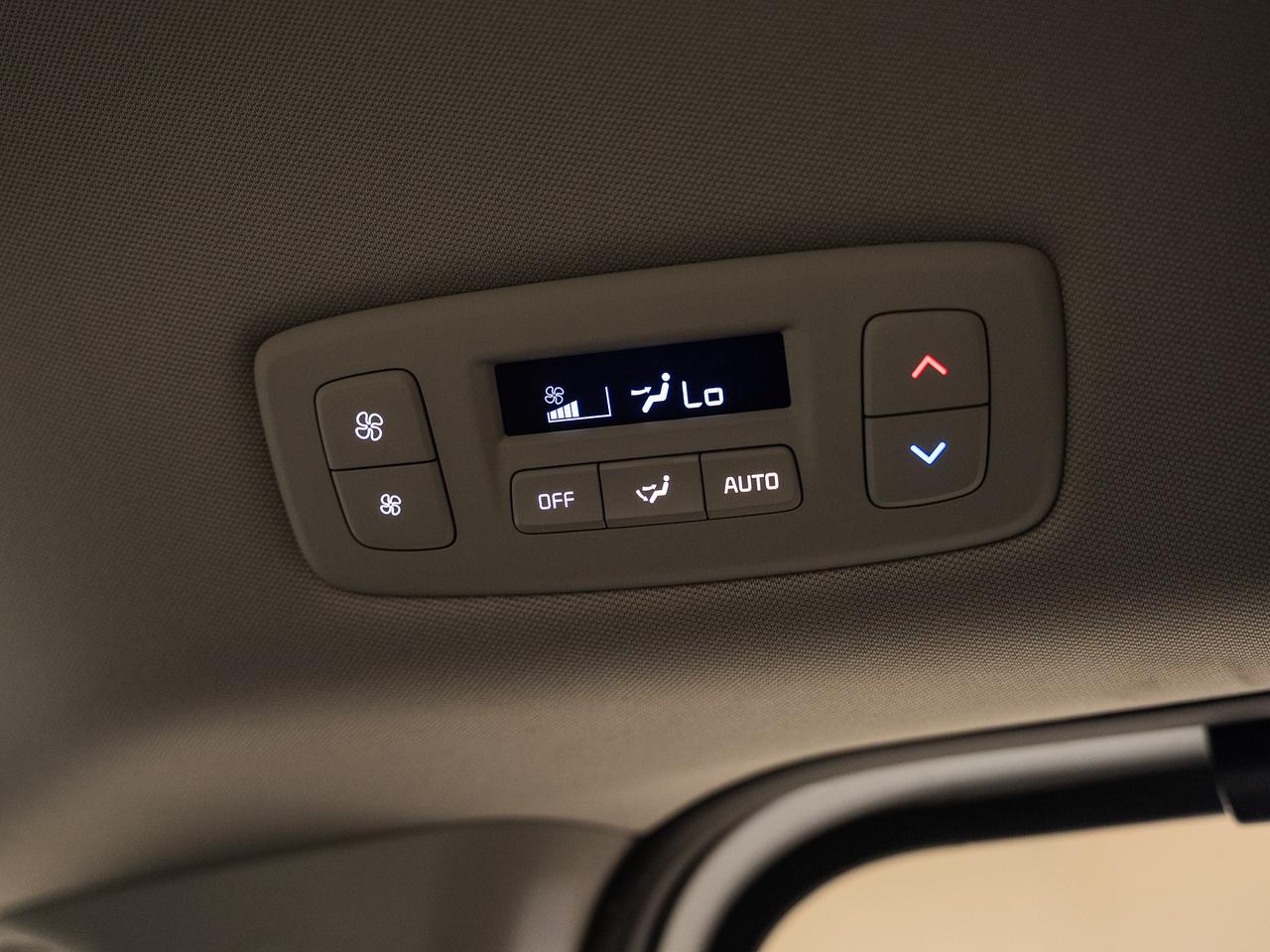 2024 Kia Carnival LX | Power Doors | Heated Seats | LKAS | CarPlay Photo