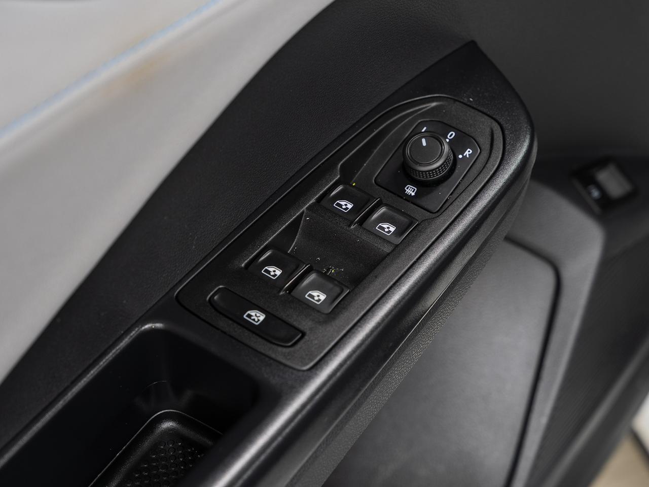 2024 Volkswagen Taos COMFORTLINE AWD | BLK Edition | Leather | CarPlay Photo