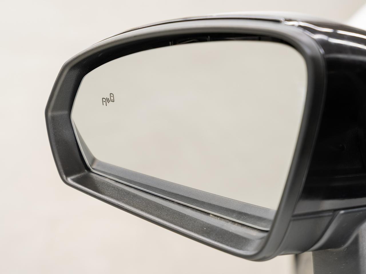 2024 Volkswagen Taos COMFORTLINE AWD | BLK Edition | Leather | CarPlay Photo