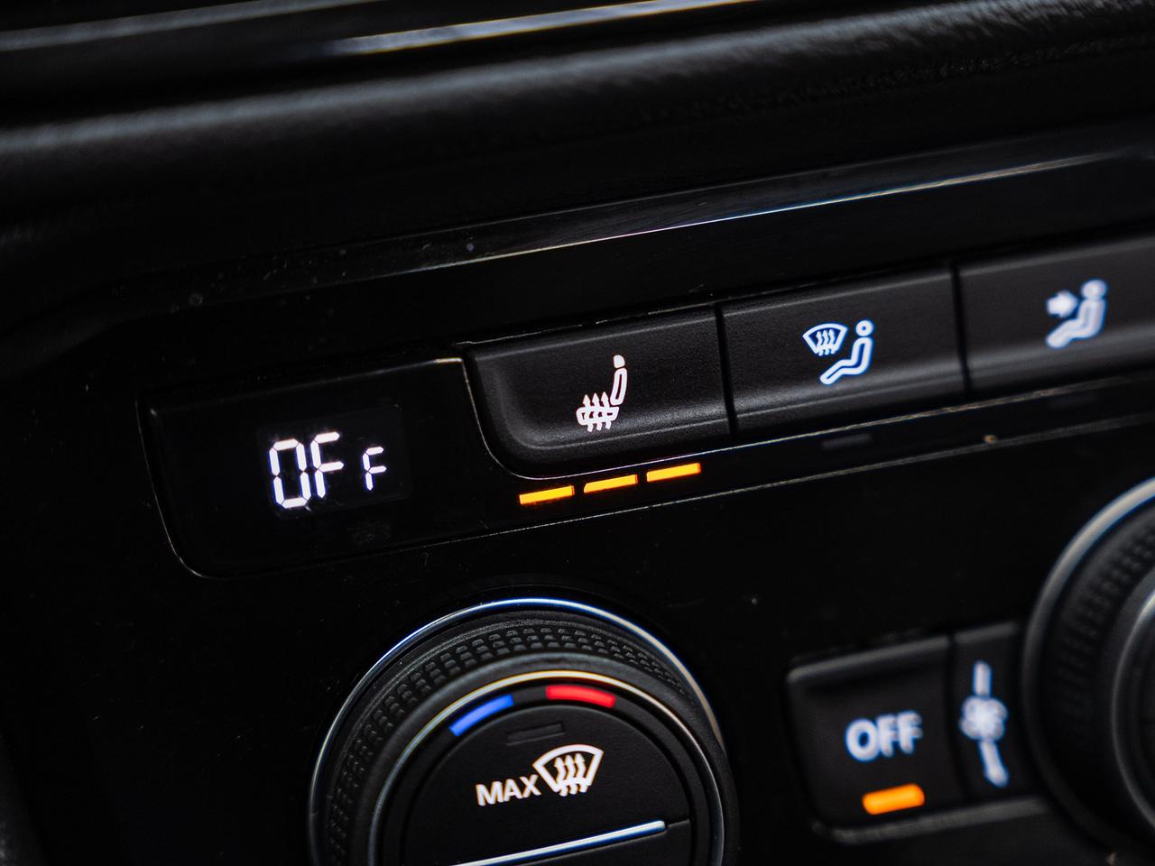2024 Volkswagen Taos COMFORTLINE AWD | BLK Edition | Leather | CarPlay Photo