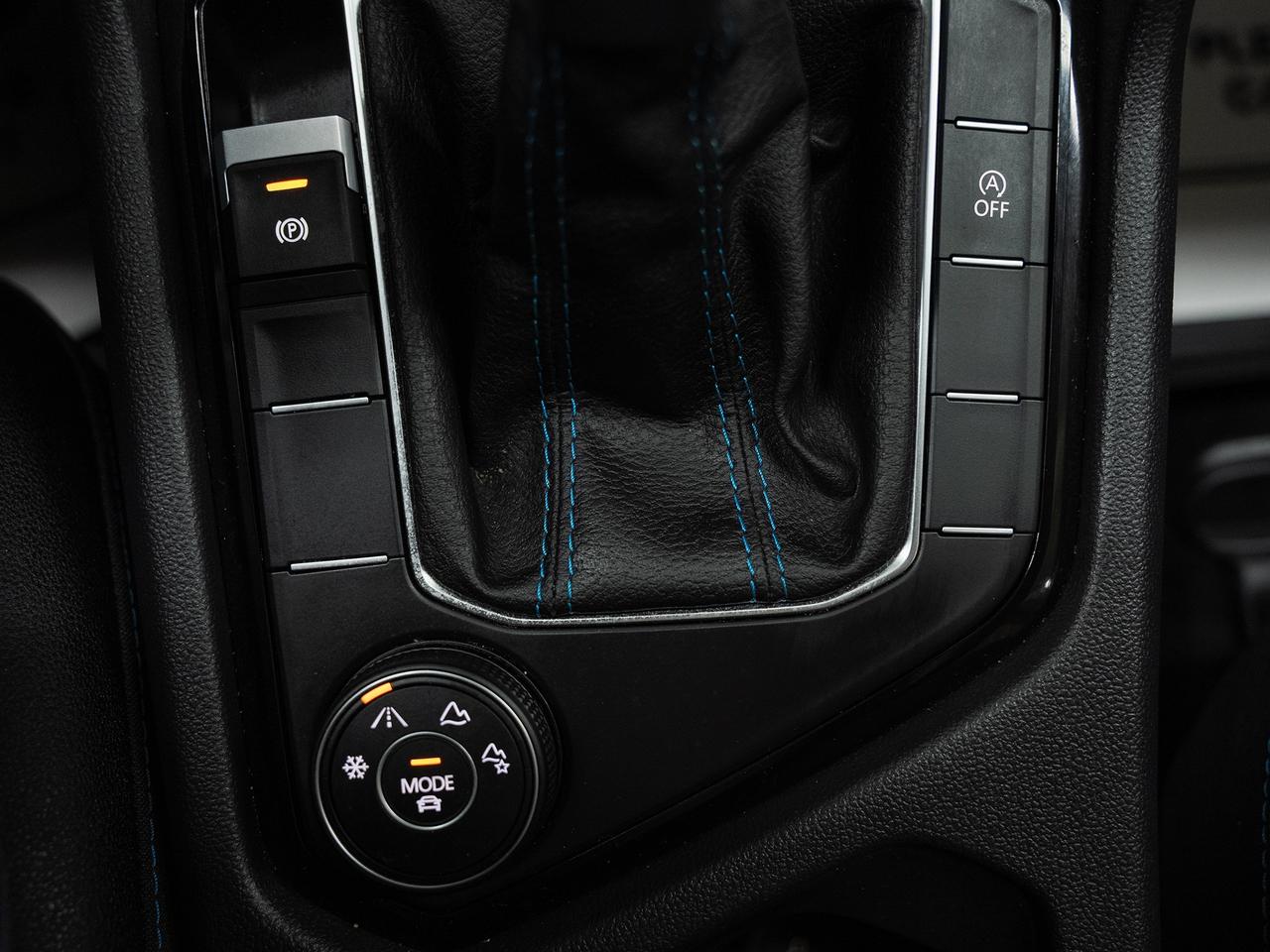2024 Volkswagen Taos COMFORTLINE AWD | BLK Edition | Leather | CarPlay Photo