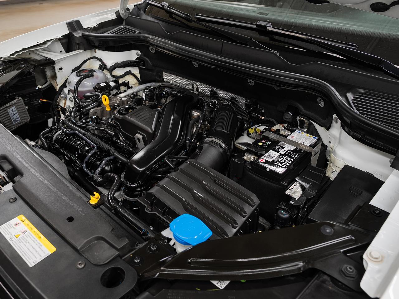 2024 Volkswagen Taos COMFORTLINE AWD | BLK Edition | Leather | CarPlay Photo