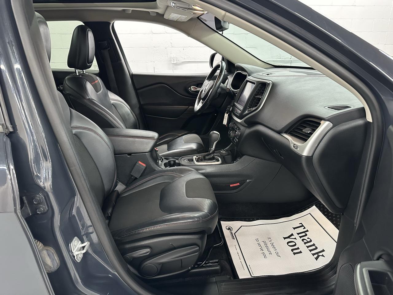 2016 Jeep Cherokee 4WD 4dr Trailhawk Photo4