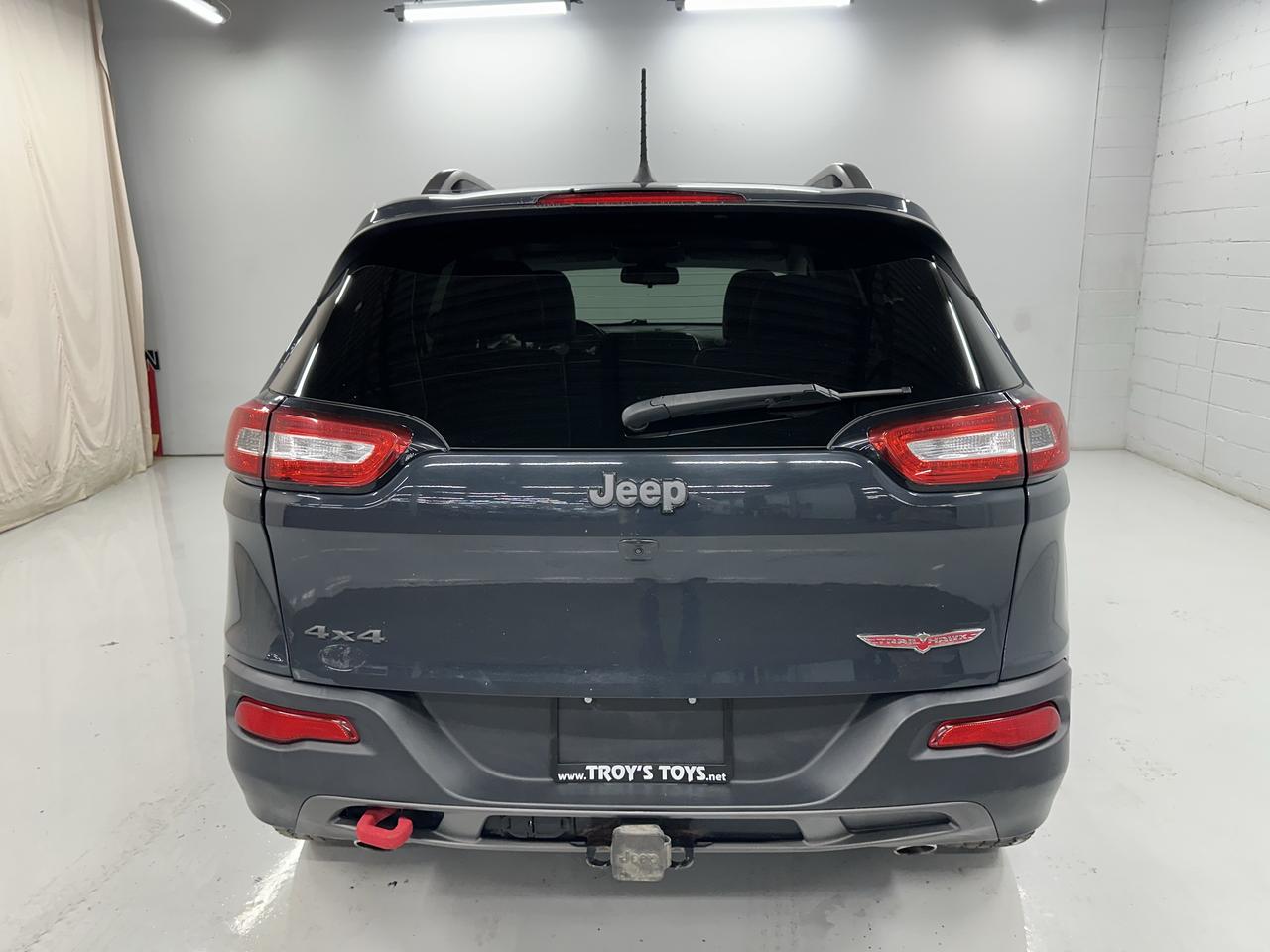 2016 Jeep Cherokee 4WD 4dr Trailhawk Photo23