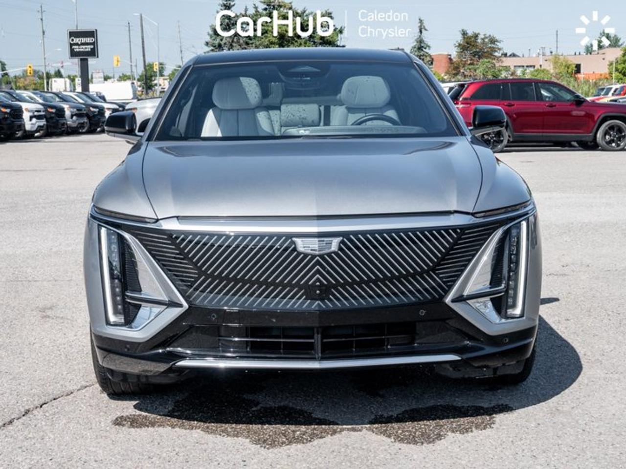 2024 Cadillac LYRIQ Luxury 340HP Electric RWD | Panoramic Roof | Adaptive Cruise Control Photo2