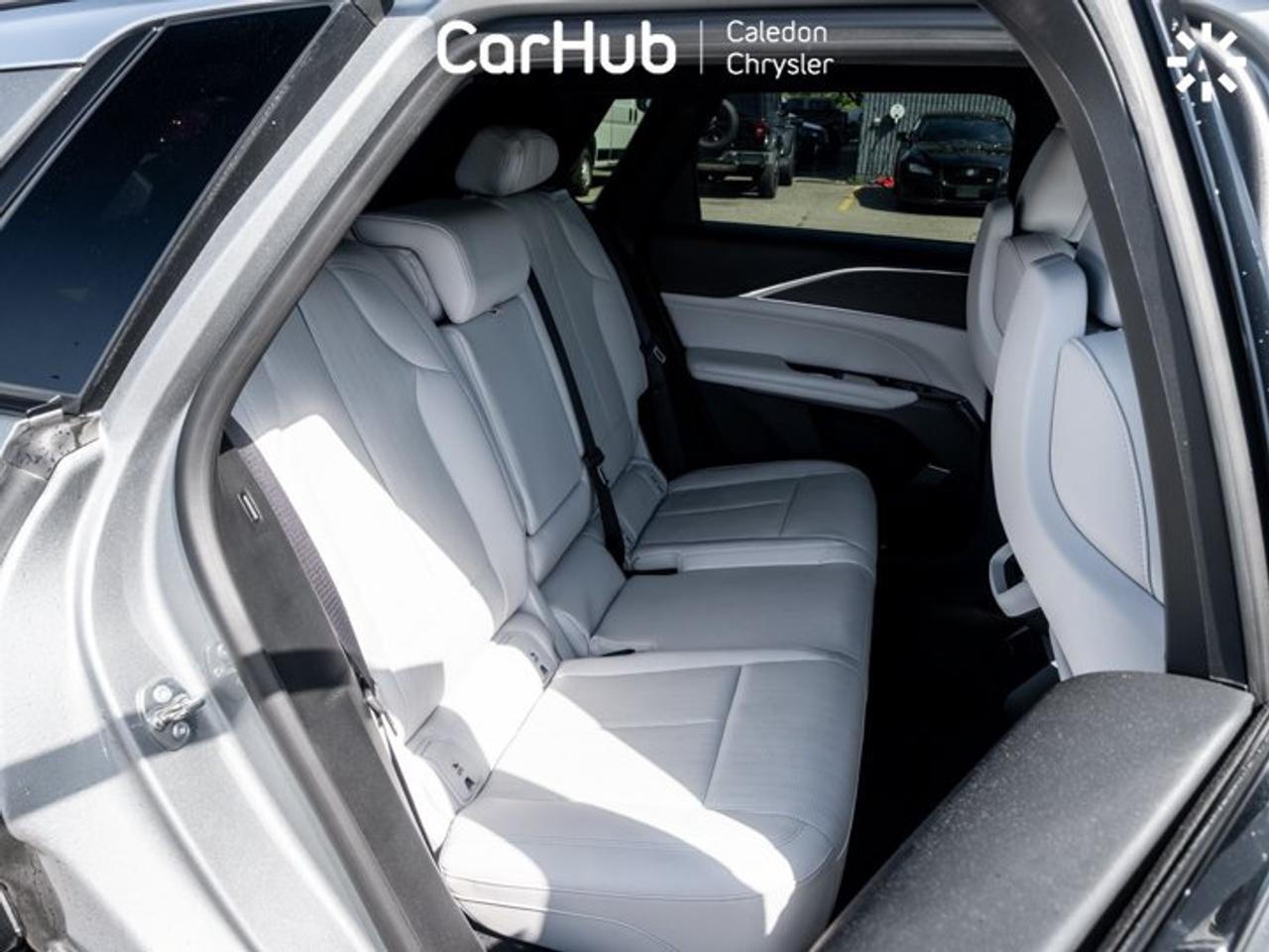 2024 Cadillac LYRIQ Luxury 340HP Electric RWD | Panoramic Roof | Adaptive Cruise Control Photo