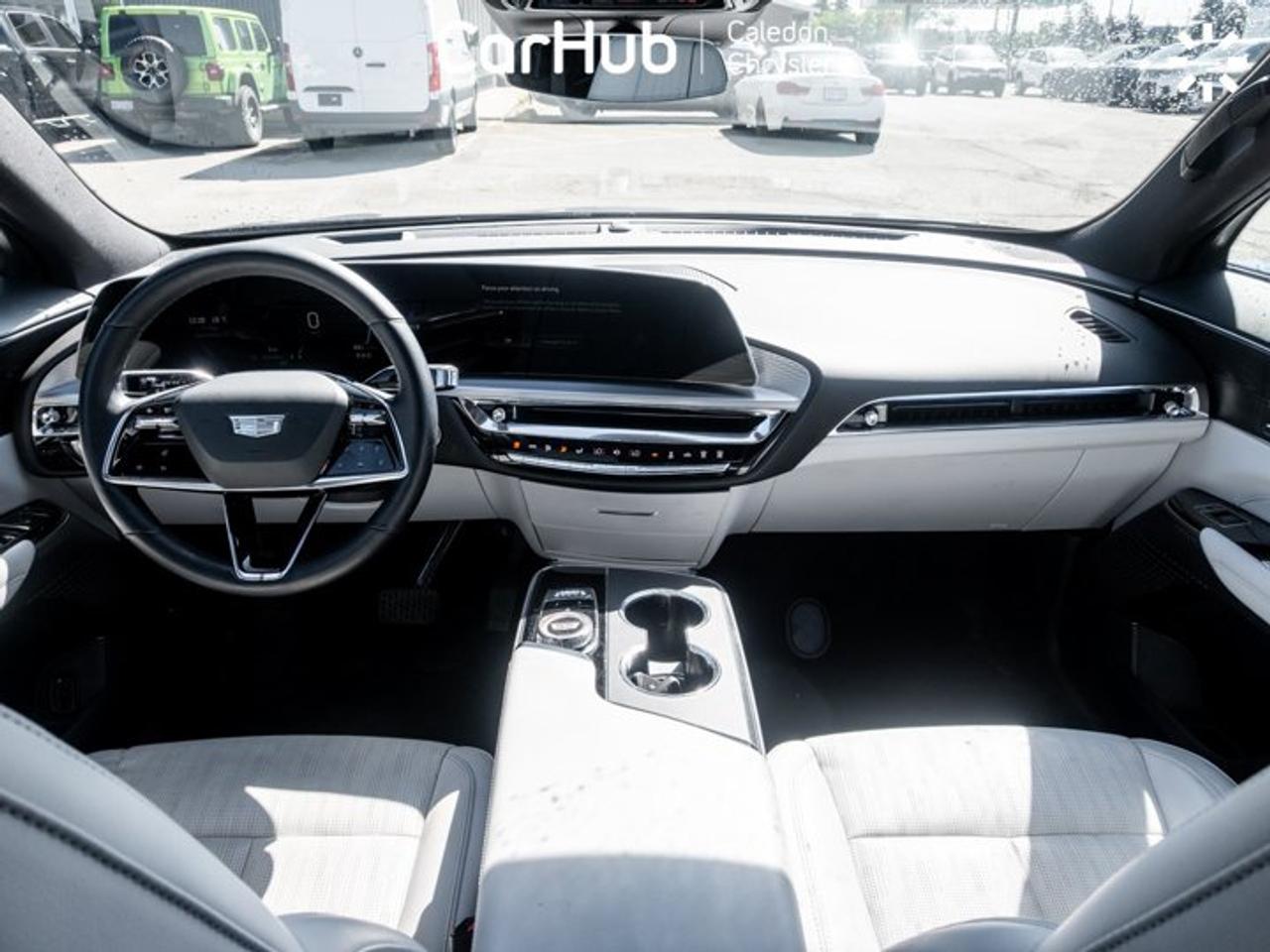2024 Cadillac LYRIQ Luxury 340HP Electric RWD | Panoramic Roof | Adaptive Cruise Control Photo