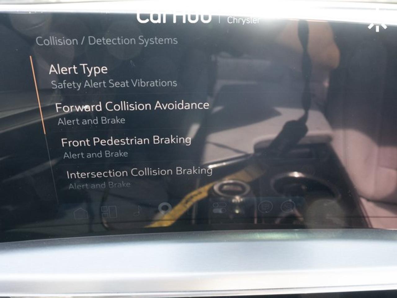 2024 Cadillac LYRIQ Luxury 340HP Electric RWD | Panoramic Roof | Adaptive Cruise Control Photo
