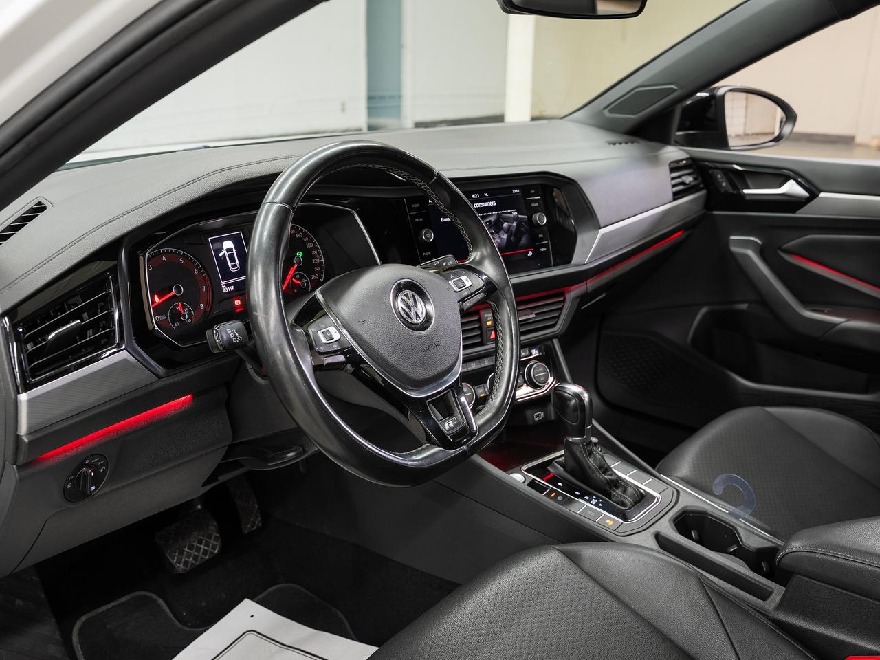 2019 Volkswagen Jetta R-LINE | Sunroof | Leather | BSM | CarPlay
