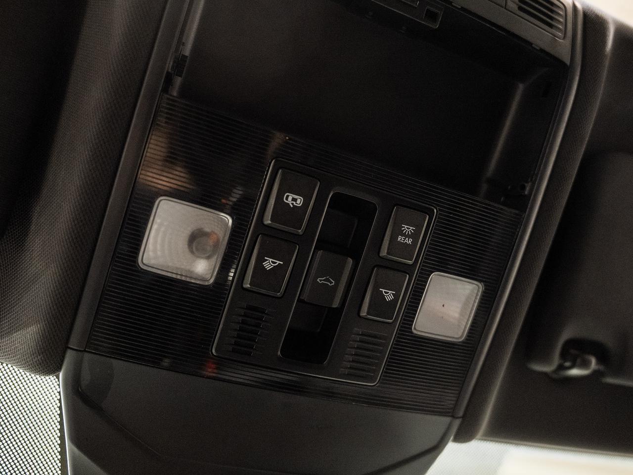 2019 Volkswagen Jetta R-LINE | Sunroof | Leather | BSM | CarPlay