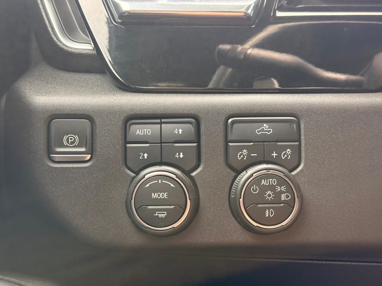2024 Chevrolet Silverado 1500 4WD Crew Cab 147" RST Photo