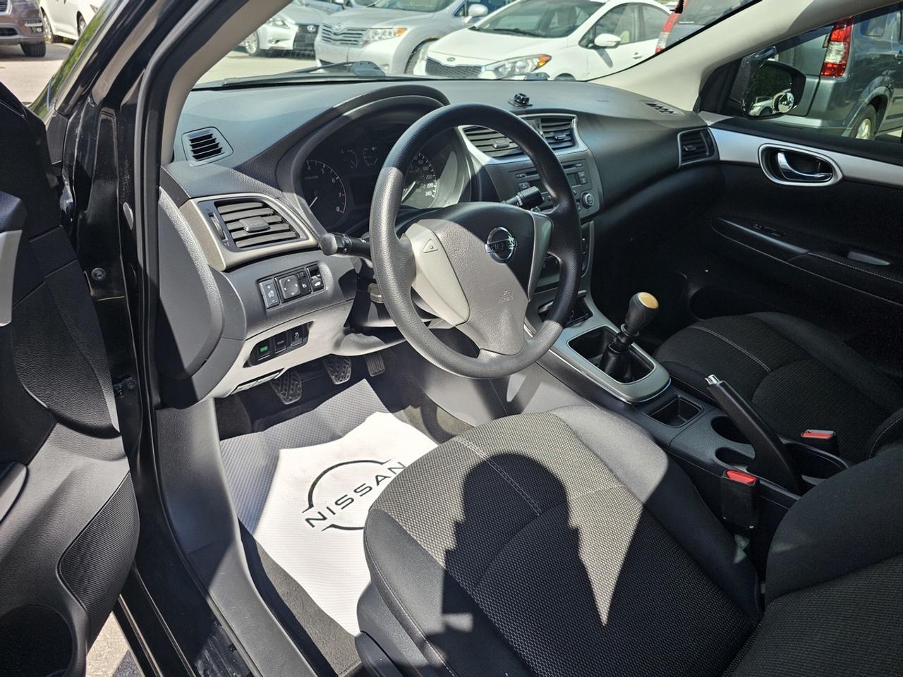 2014 Nissan Sentra MANUAL | CERTIFIED Photo