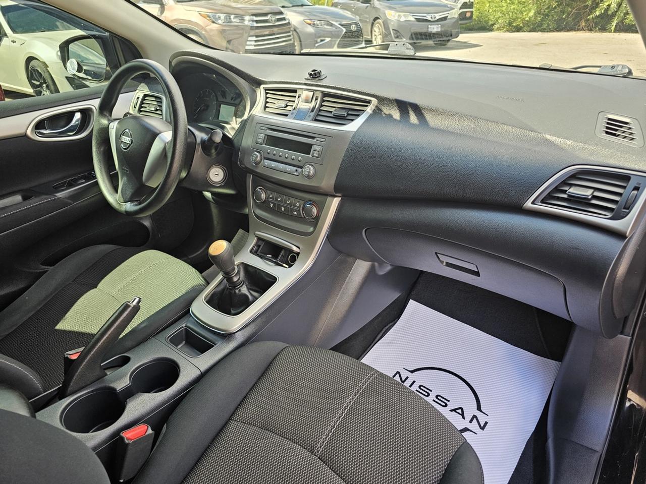 2014 Nissan Sentra MANUAL | CERTIFIED Photo