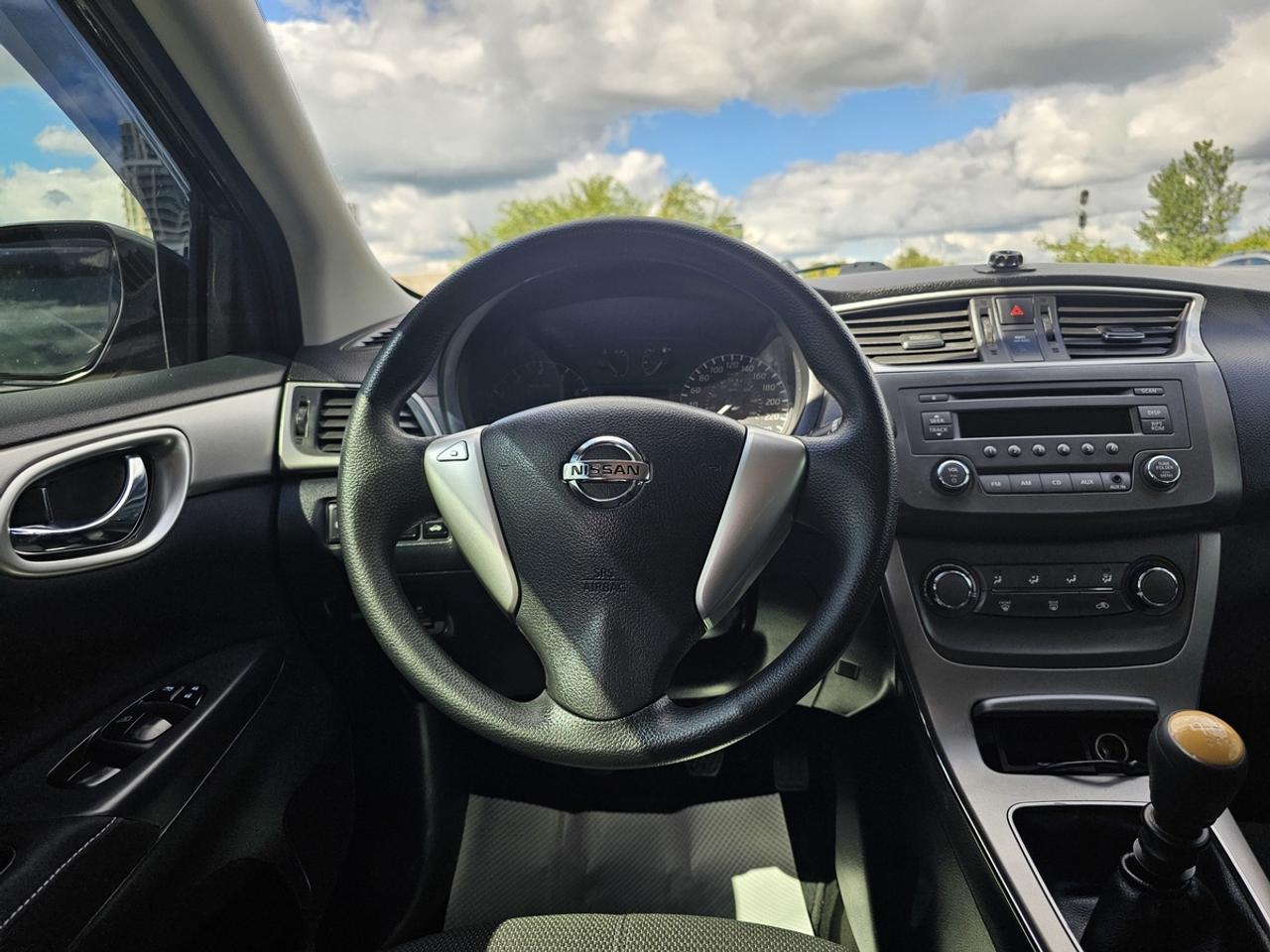 2014 Nissan Sentra MANUAL | CERTIFIED Photo
