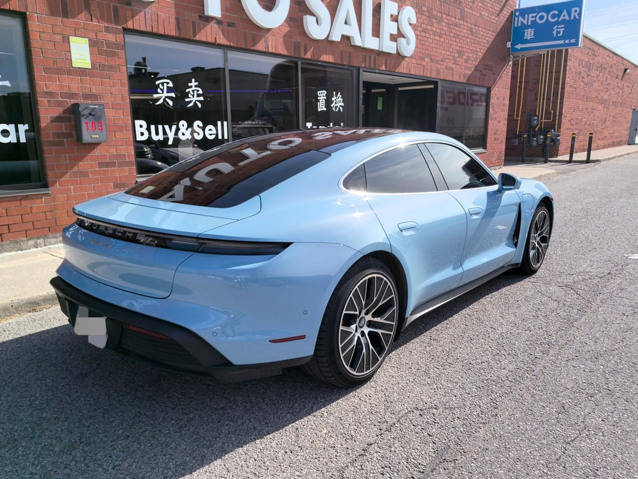 2020 Porsche Taycan Base Photo3