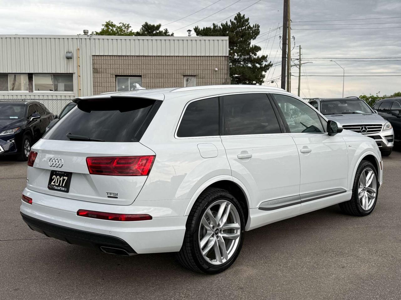 2017 Audi Q7 Technik S-Line  ACCIDENT FREE 1-OWNER 21 RIMS MINT Photo4