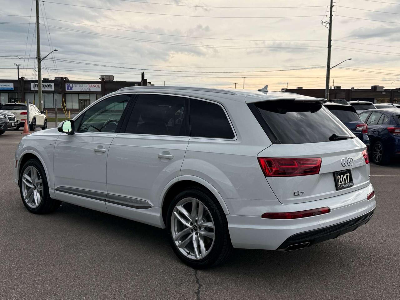 2017 Audi Q7 Technik S-Line  ACCIDENT FREE 1-OWNER 21 RIMS MINT Photo