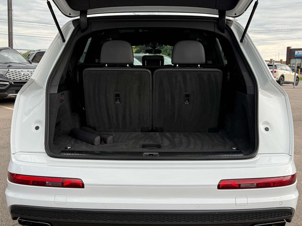 2017 Audi Q7 Technik S-Line  ACCIDENT FREE 1-OWNER 21 RIMS MINT Photo